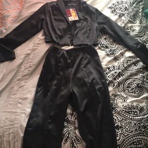Two piece suit 🖤 NWT